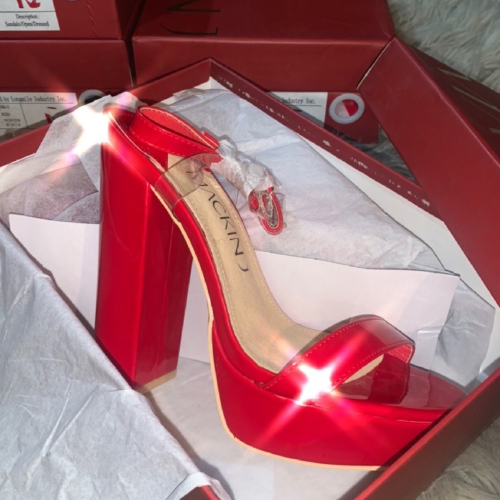 NWT Cherry Red MACKIN J Open Toed Platform Heel